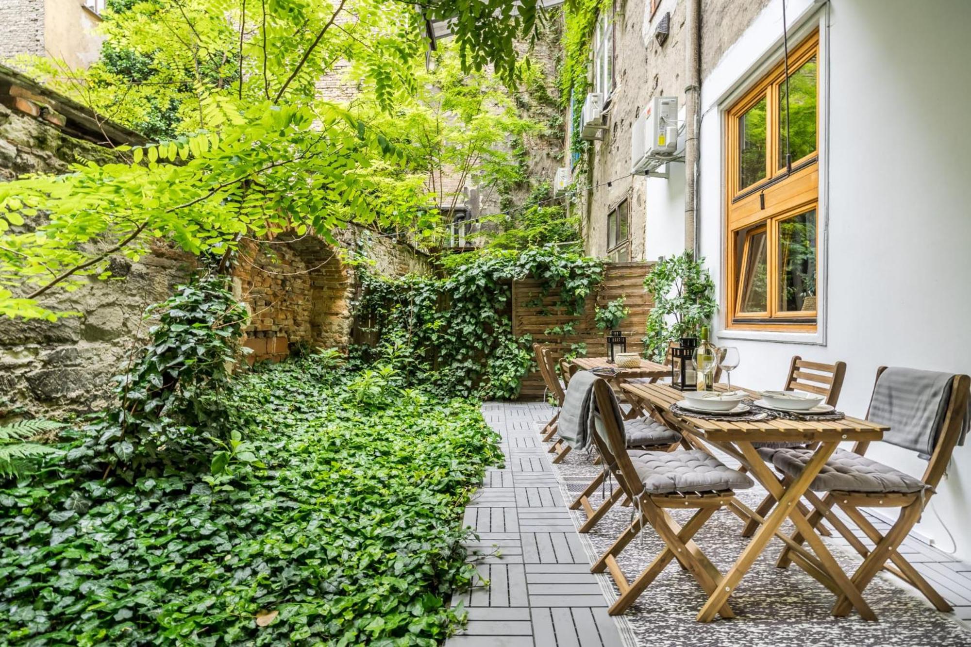 Wellness Wonderland: Garden, Sauna, Jacuzzi In Cbd بودابست المظهر الخارجي الصورة