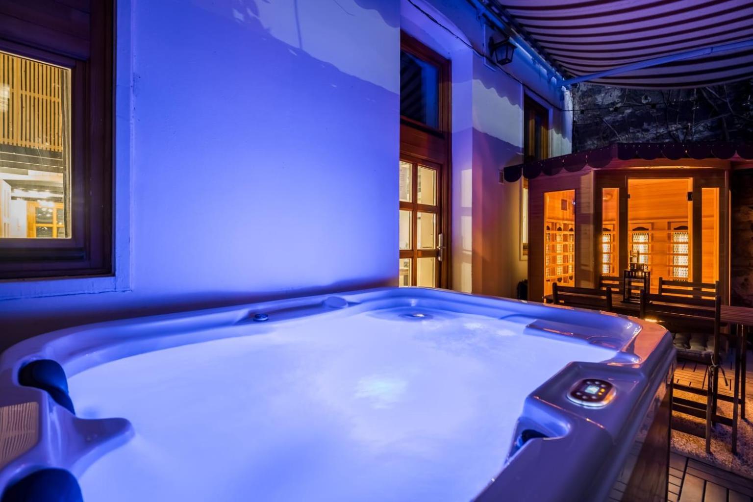 Wellness Wonderland: Garden, Sauna, Jacuzzi In Cbd بودابست المظهر الخارجي الصورة