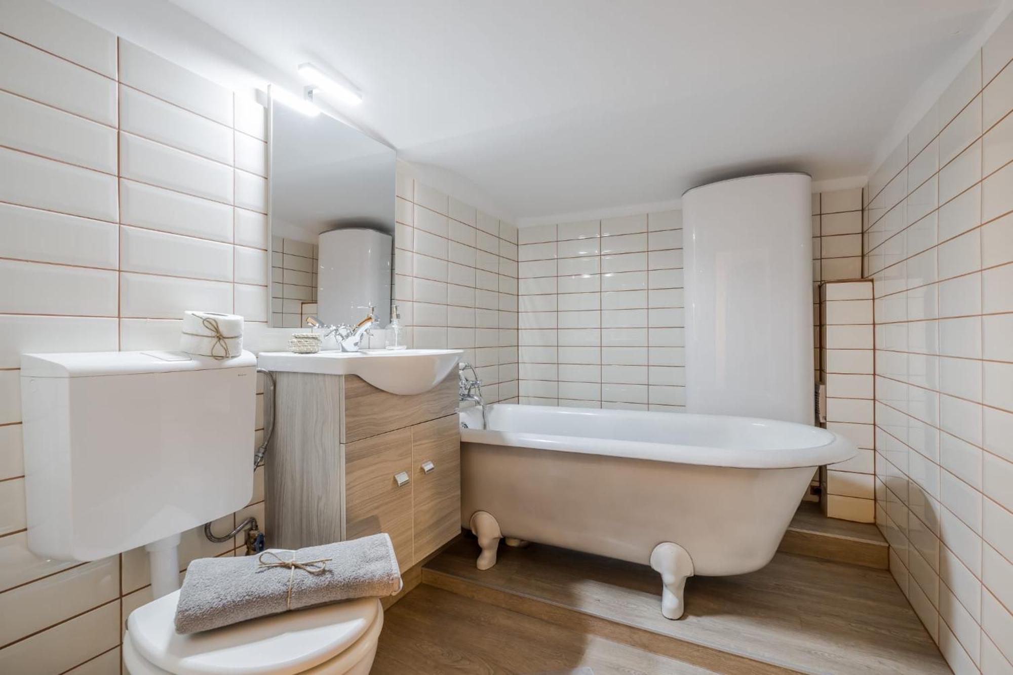 Wellness Wonderland: Garden, Sauna, Jacuzzi In Cbd بودابست المظهر الخارجي الصورة